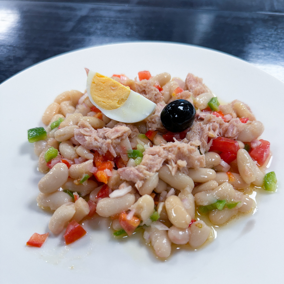 Trinxat de alubias con atún